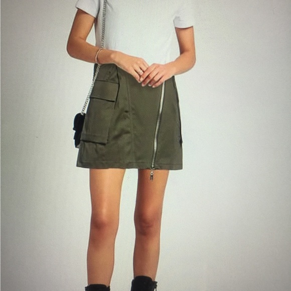 Belted skirt with zipper and pockets - Picture 5 of 5